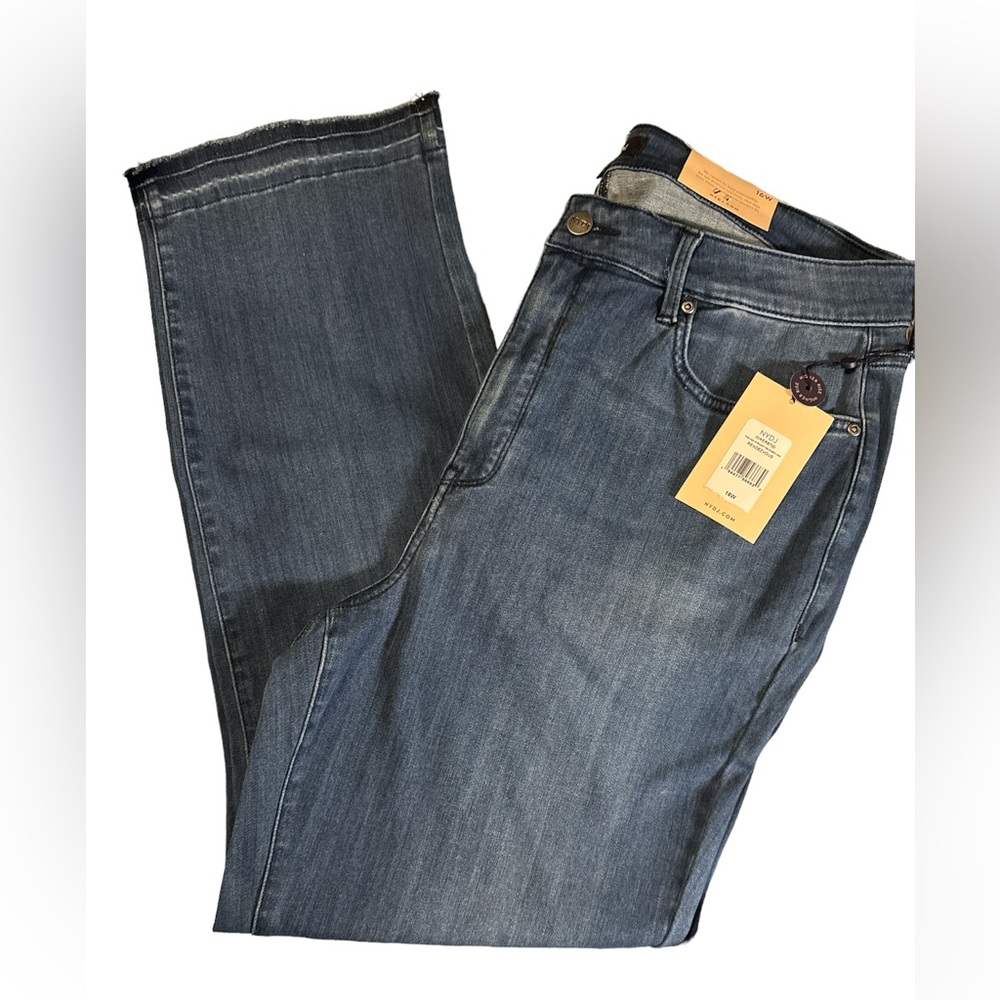NWT. NYDJ high rise straight cut sure stretch denim jeans size 16W